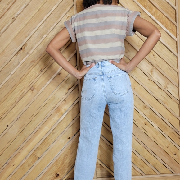 Vintage Boxy Cut Vertical Stripe Top with Cuff Sleeves - Picture 11 of 15